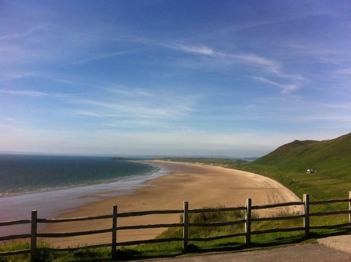 1 Tan Yr Eglwys Barn Holiday home Pontardawe
